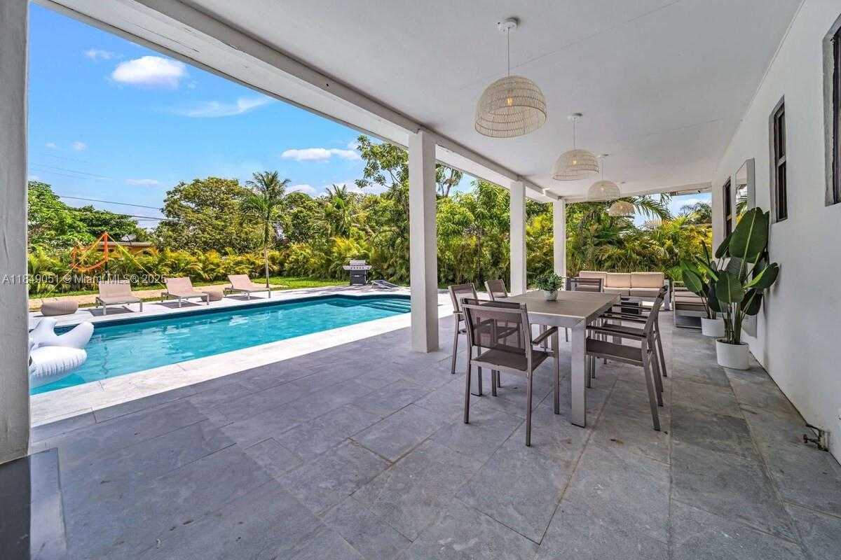 Small Image of 305 NORTH WEST 124TH ST, North Miami Number 36