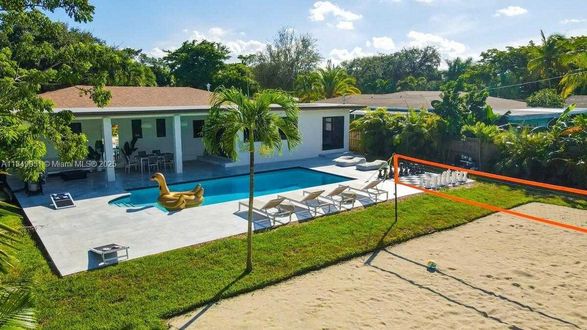 Small Image of 305 NORTH WEST 124TH ST, North Miami Number 37