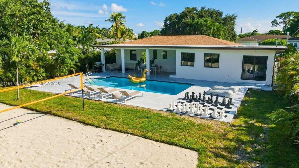 Small Image of 305 NORTH WEST 124TH ST, North Miami Number 40