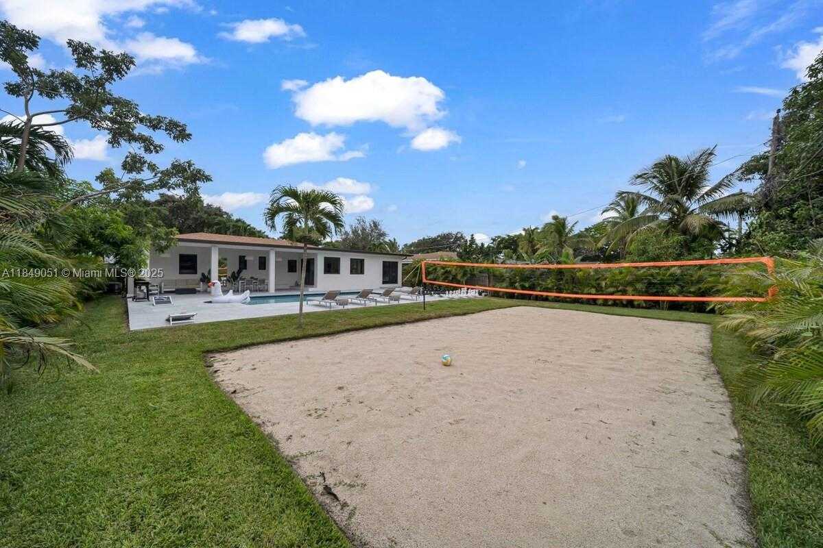 Small Image of 305 NORTH WEST 124TH ST, North Miami Number 7