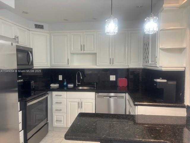 Small Image of 1985 SOUTH OCEAN DR #PHG, Hallandale Beach Number 15