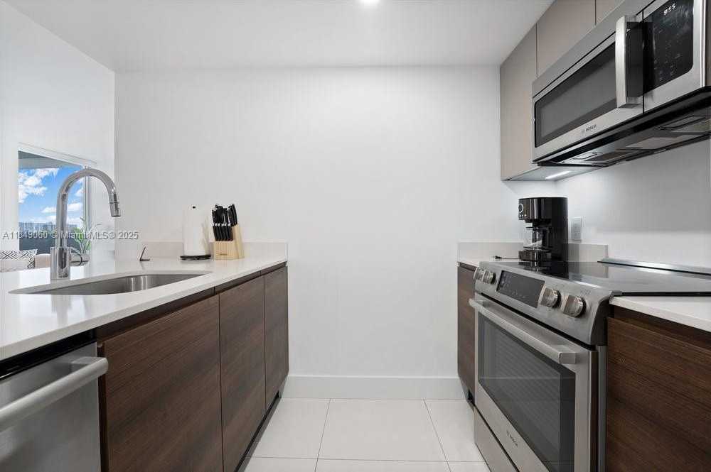 Small Image of 9261 EAST BAY HARBOR DR #507, Bay Harbor Islands Number 10