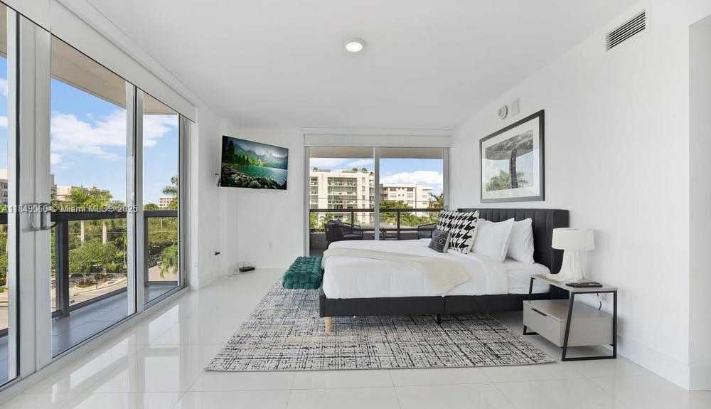 Small Image of 9261 EAST BAY HARBOR DR #507, Bay Harbor Islands Number 17