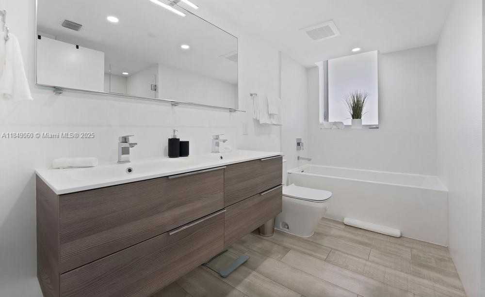 Small Image of 9261 EAST BAY HARBOR DR #507, Bay Harbor Islands Number 21