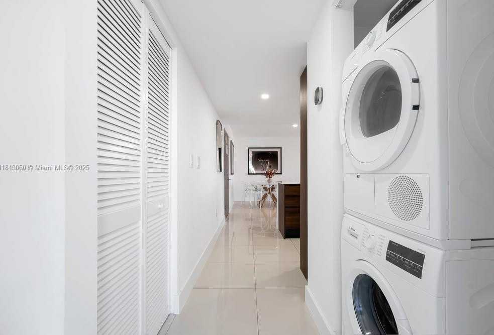 Small Image of 9261 EAST BAY HARBOR DR #507, Bay Harbor Islands Number 30