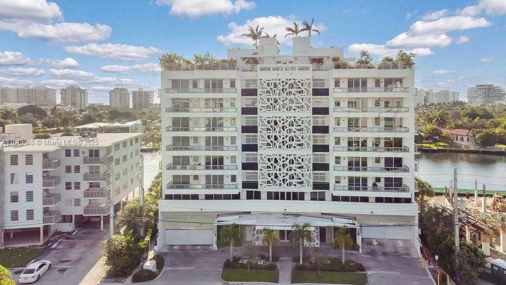 Small Image of 9261 EAST BAY HARBOR DR #507, Bay Harbor Islands Number 32