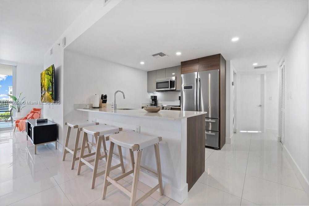 Small Image of 9261 EAST BAY HARBOR DR #507, Bay Harbor Islands Number 6