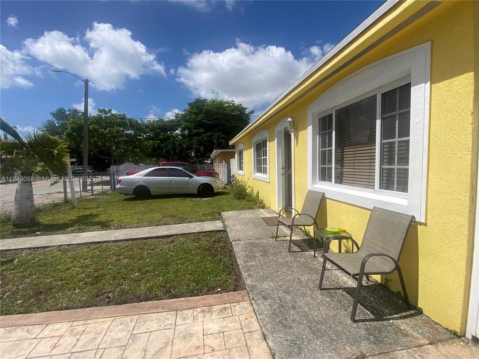 Small Image of 10440 NORTH WEST 28TH CT #FRONT UNIT, Miami Number 2