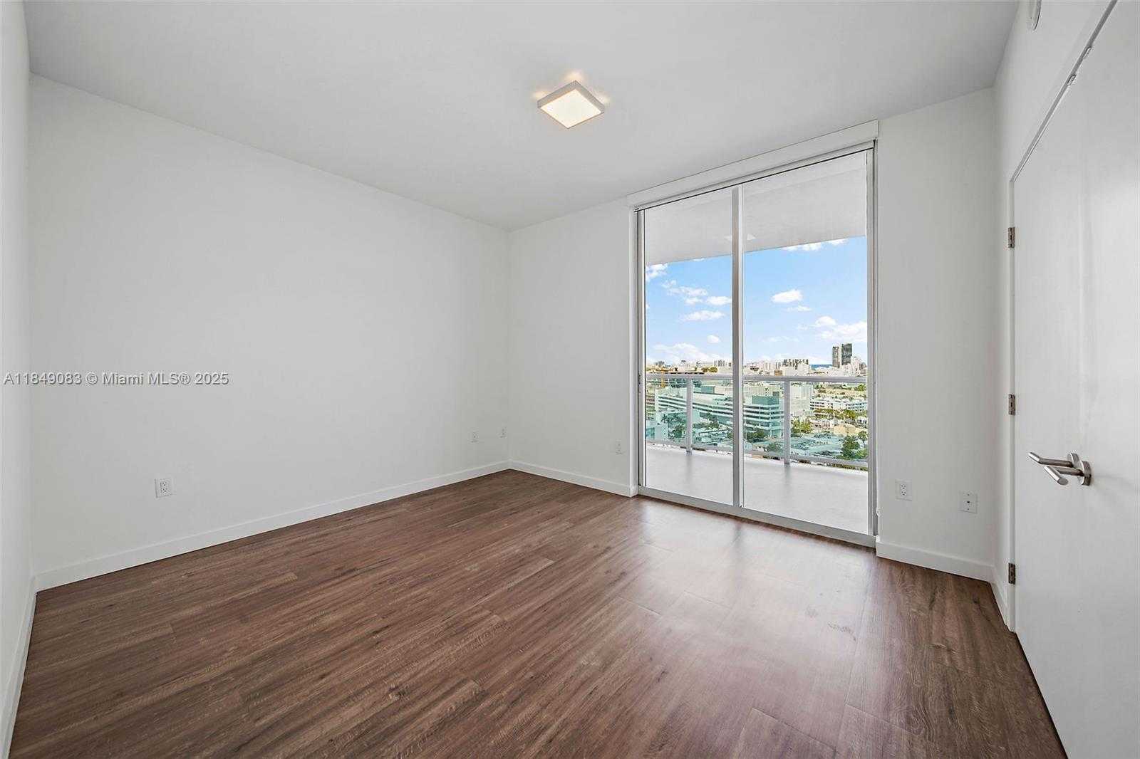 Small Image of 1500 BAY RD #C-1611, Miami Beach Number 14