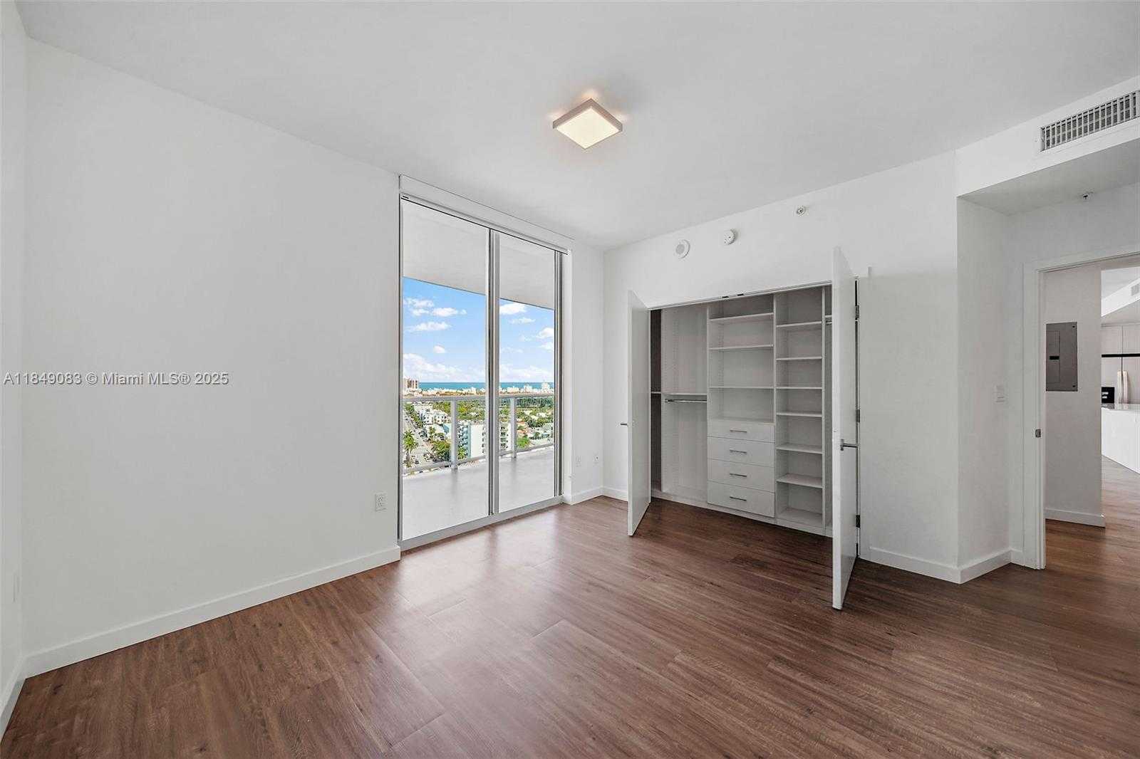Small Image of 1500 BAY RD #C-1611, Miami Beach Number 15