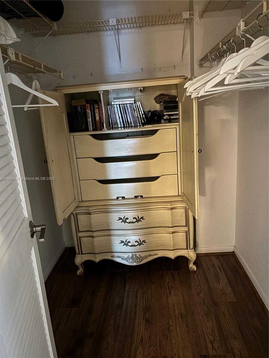 Imagen de Pequeño Objeto