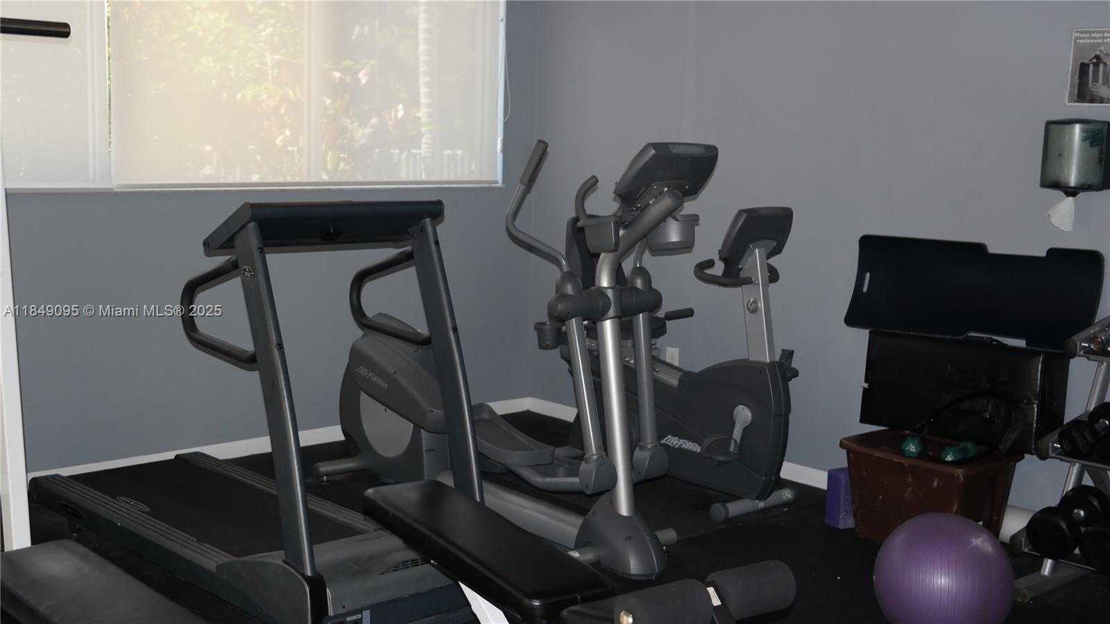 Small Image of 1688 WEST AVE #402, Miami Beach Number 11