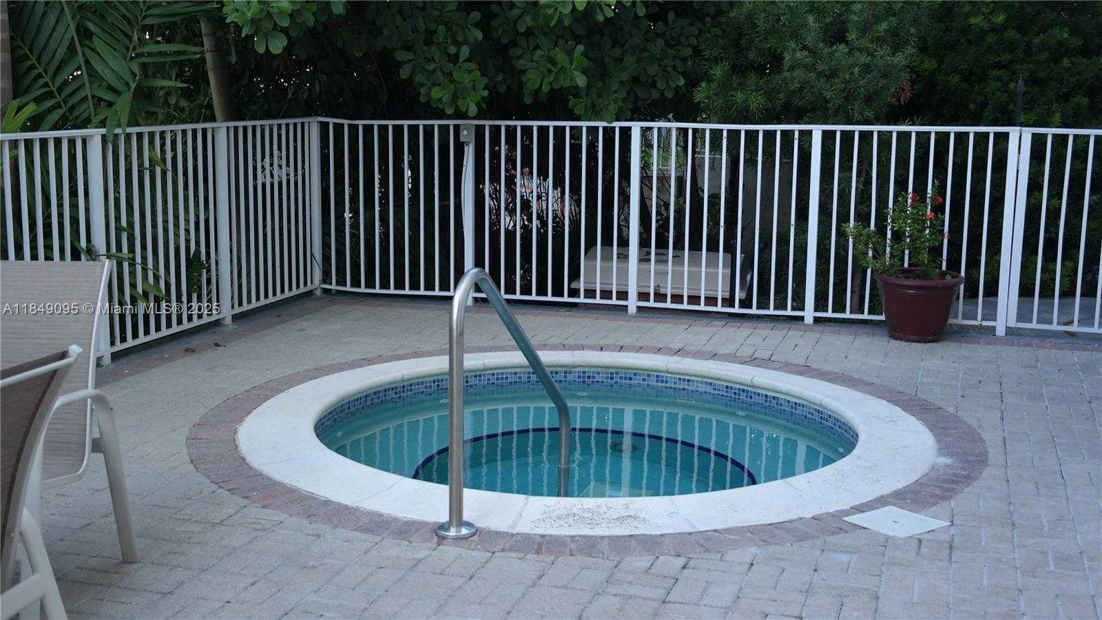 Small Image of 1688 WEST AVE #402, Miami Beach Number 12