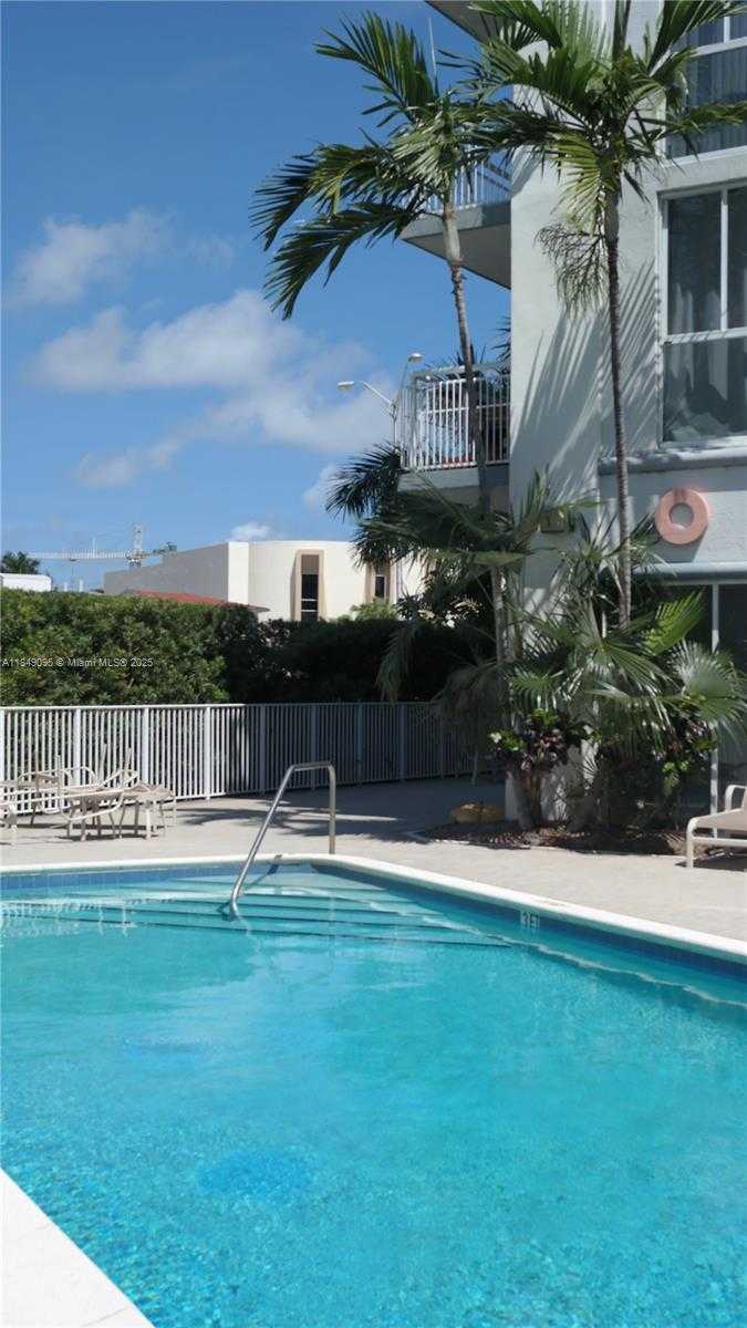 Small Image of 1688 WEST AVE #402, Miami Beach Number 13