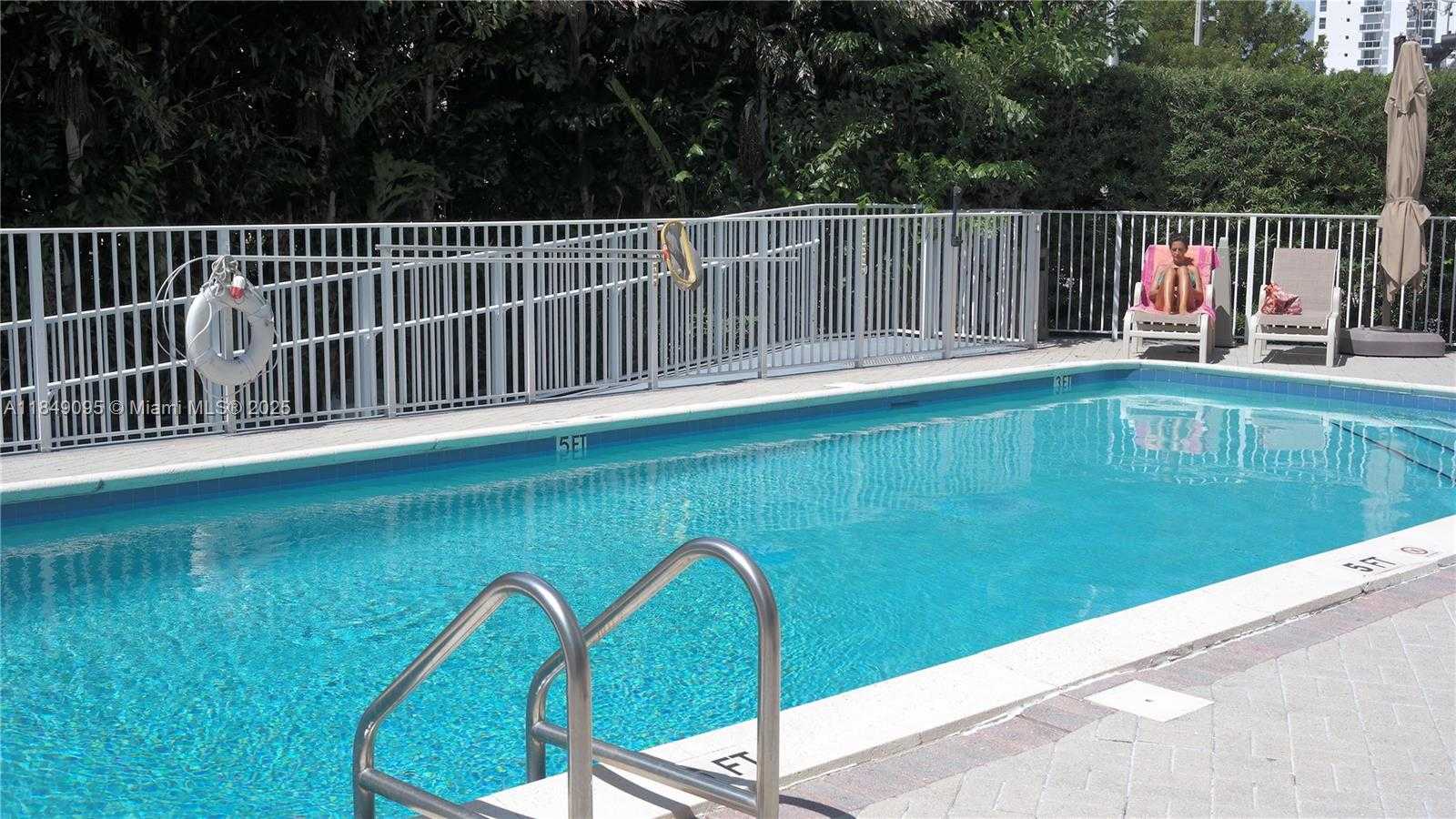 Small Image of 1688 WEST AVE #402, Miami Beach Number 14