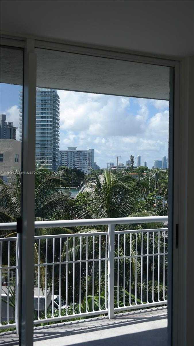 Small Image of 1688 WEST AVE #402, Miami Beach Number 17