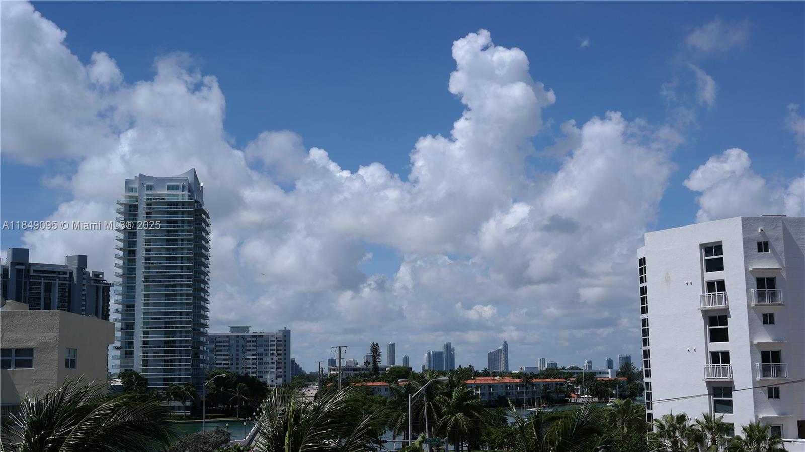 Small Image of 1688 WEST AVE #402, Miami Beach Number 20
