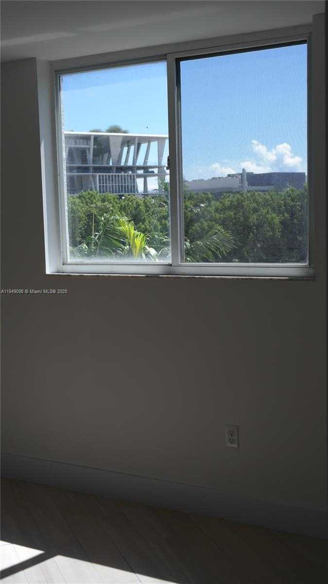 Small Image of 1688 WEST AVE #402, Miami Beach Number 22