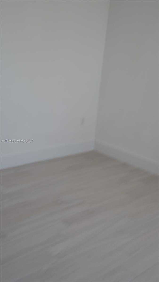 Small Image of 1688 WEST AVE #402, Miami Beach Number 23