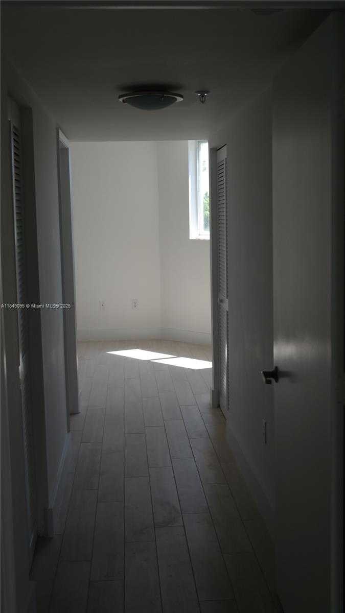 Small Image of 1688 WEST AVE #402, Miami Beach Number 25