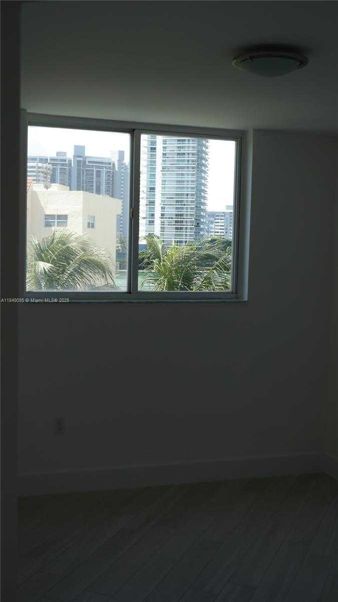 Small Image of 1688 WEST AVE #402, Miami Beach Number 27