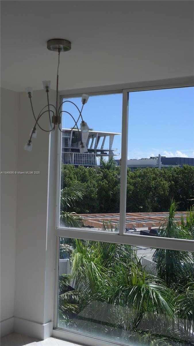 Small Image of 1688 WEST AVE #402, Miami Beach Number 4