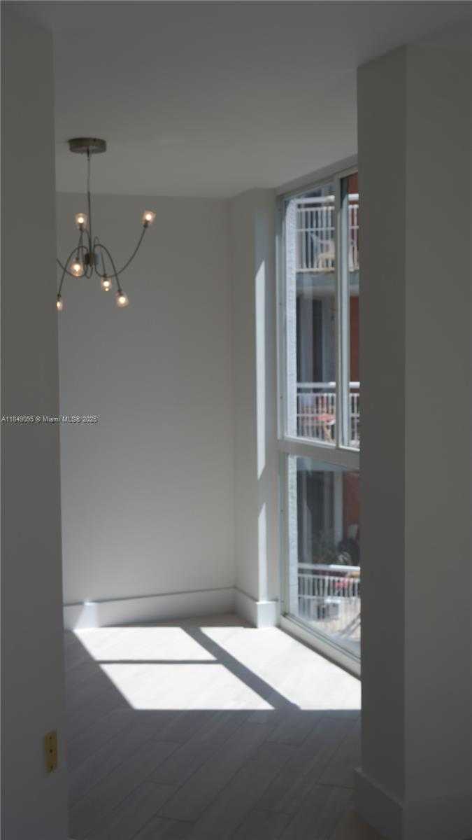 Small Image of 1688 WEST AVE #402, Miami Beach Number 7