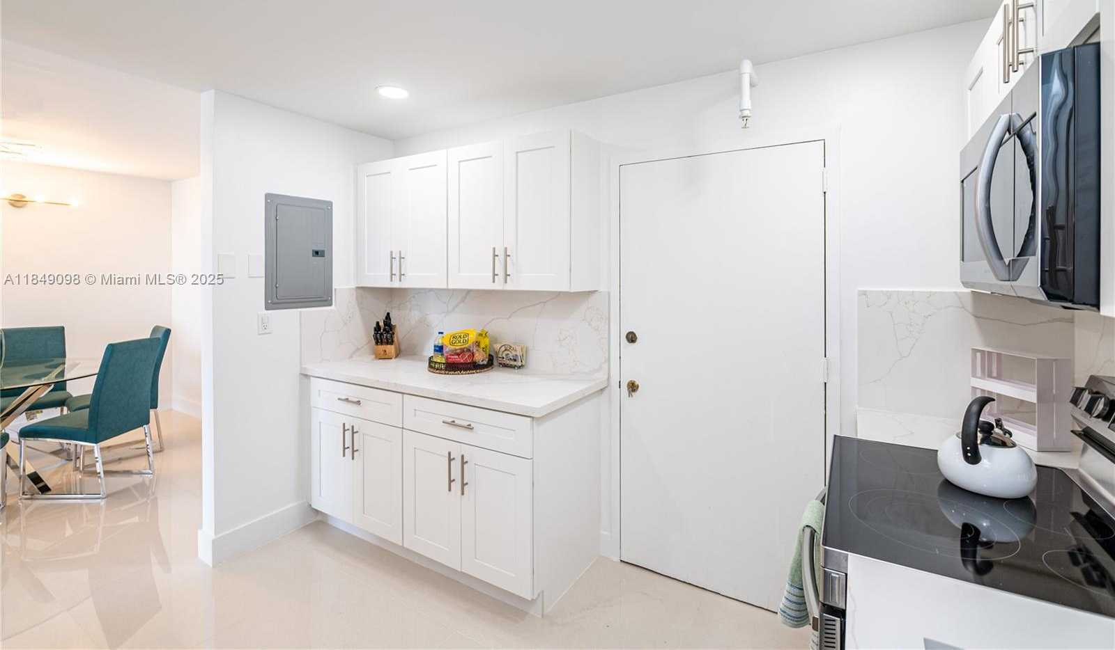 Small Image of 2780 NORTH EAST 183RD ST #2014, Aventura Number 11