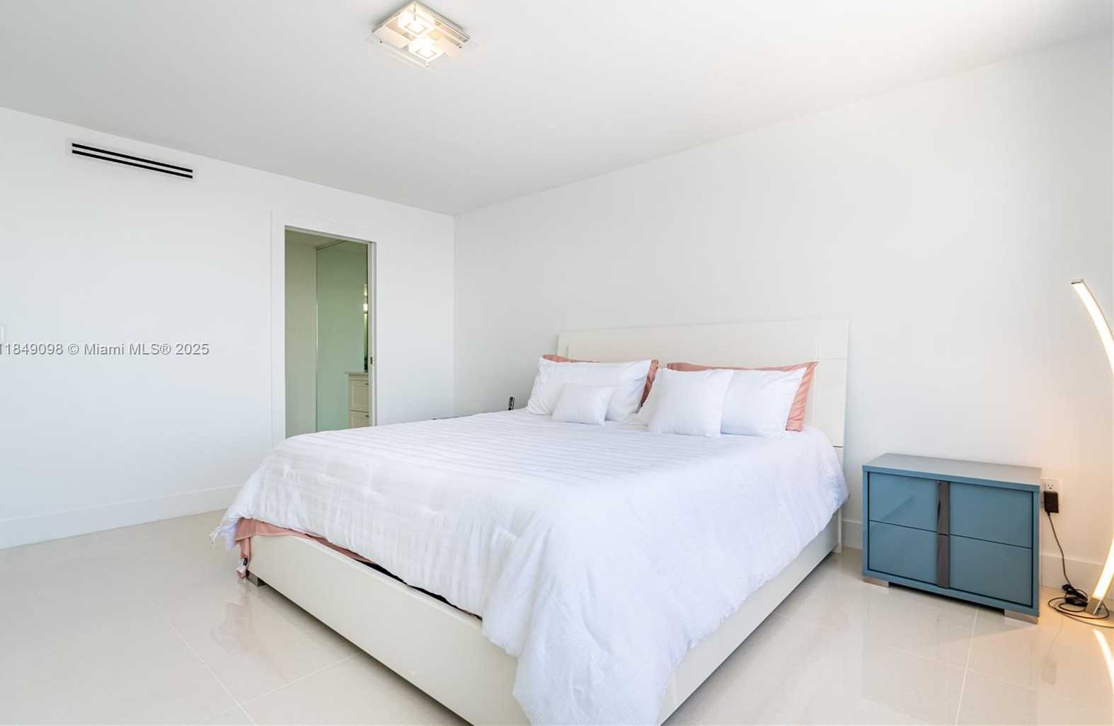 Small Image of 2780 NORTH EAST 183RD ST #2014, Aventura Number 23