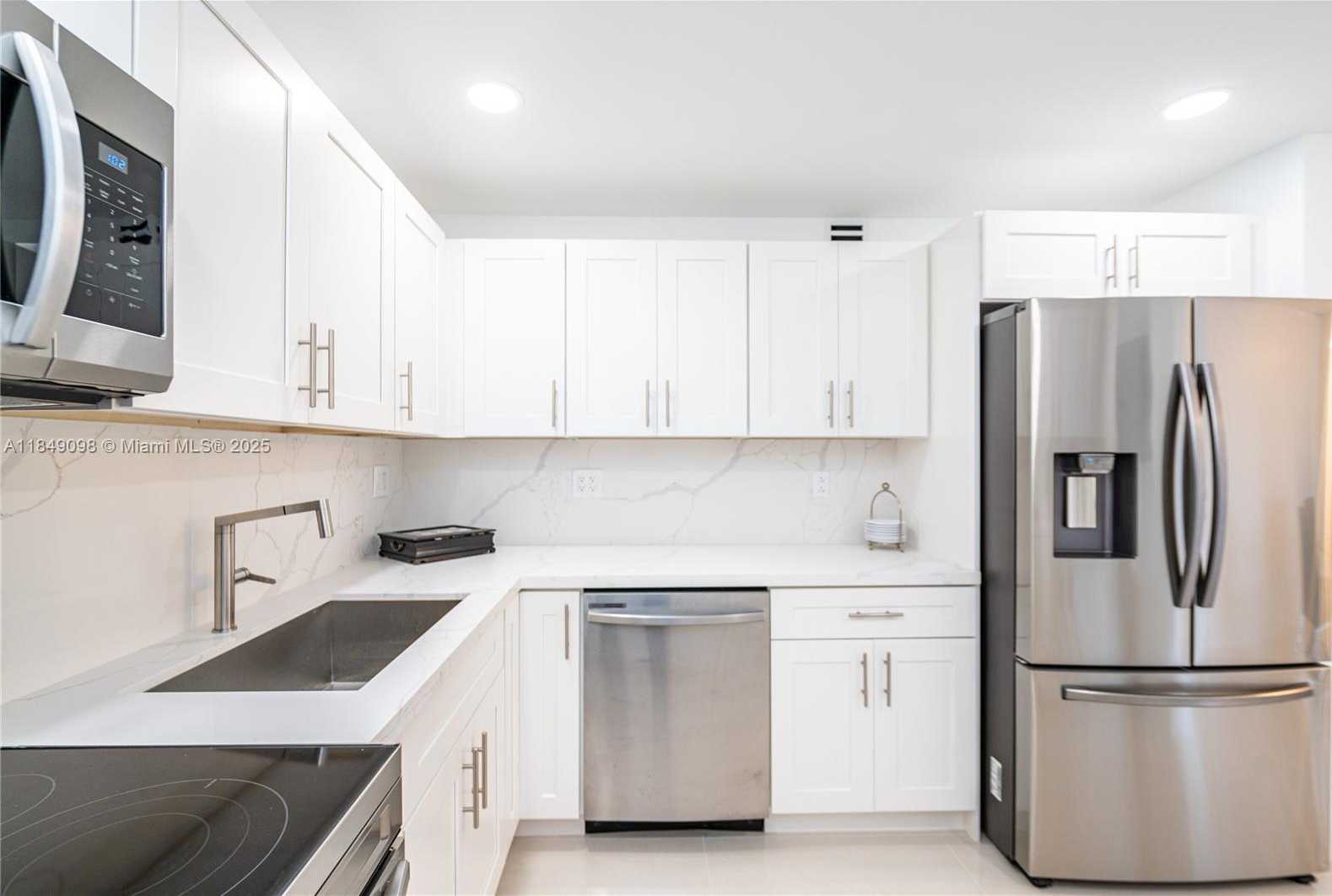 Small Image of 2780 NORTH EAST 183RD ST #2014, Aventura Number 9