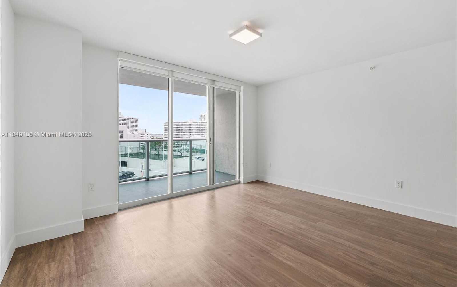 Small Image of 1500 BAY RD #M-1225, Miami Beach Number 7