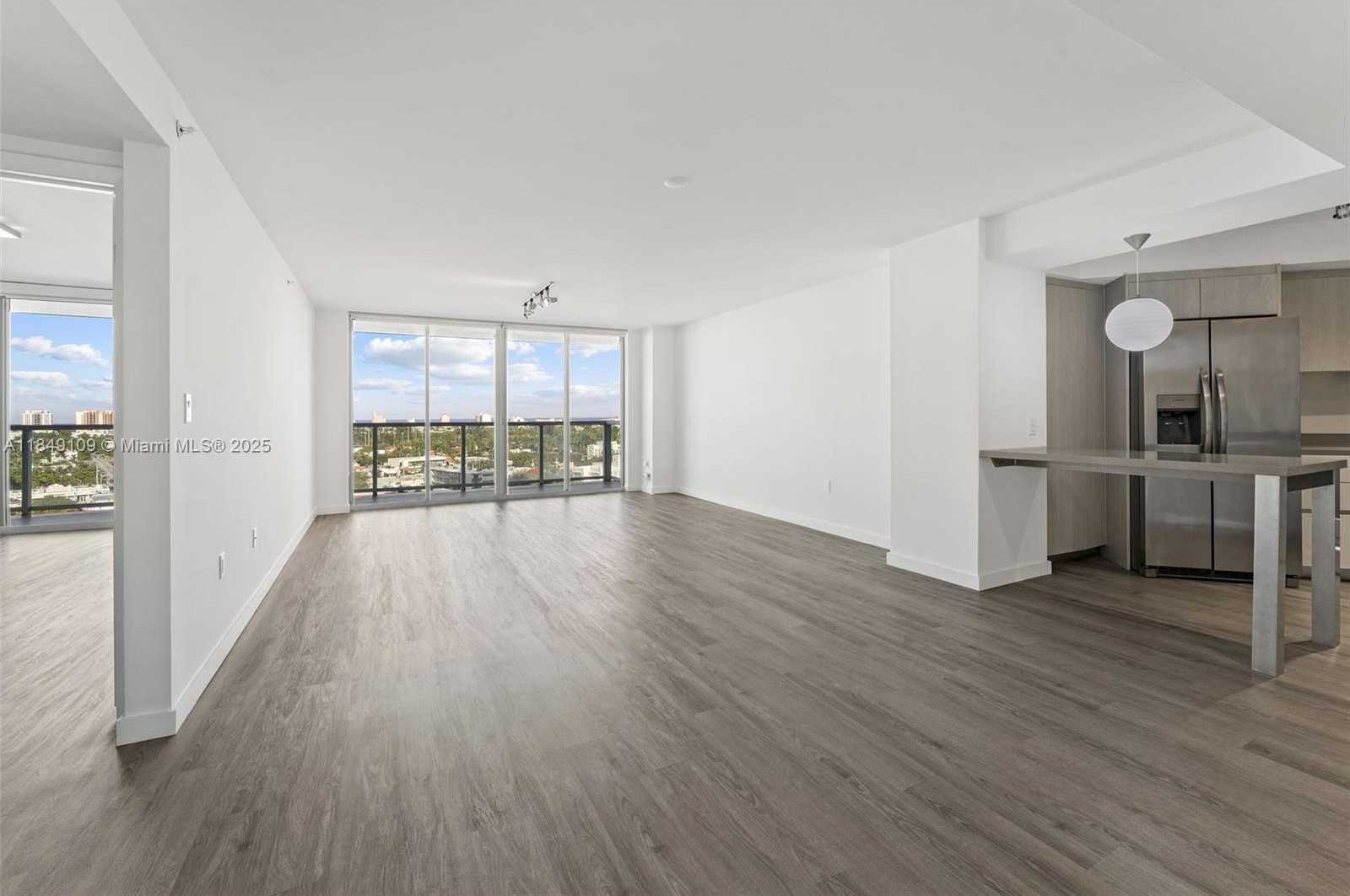 Small Image of 1500 BAY RD #M-0612, Miami Beach Number 13