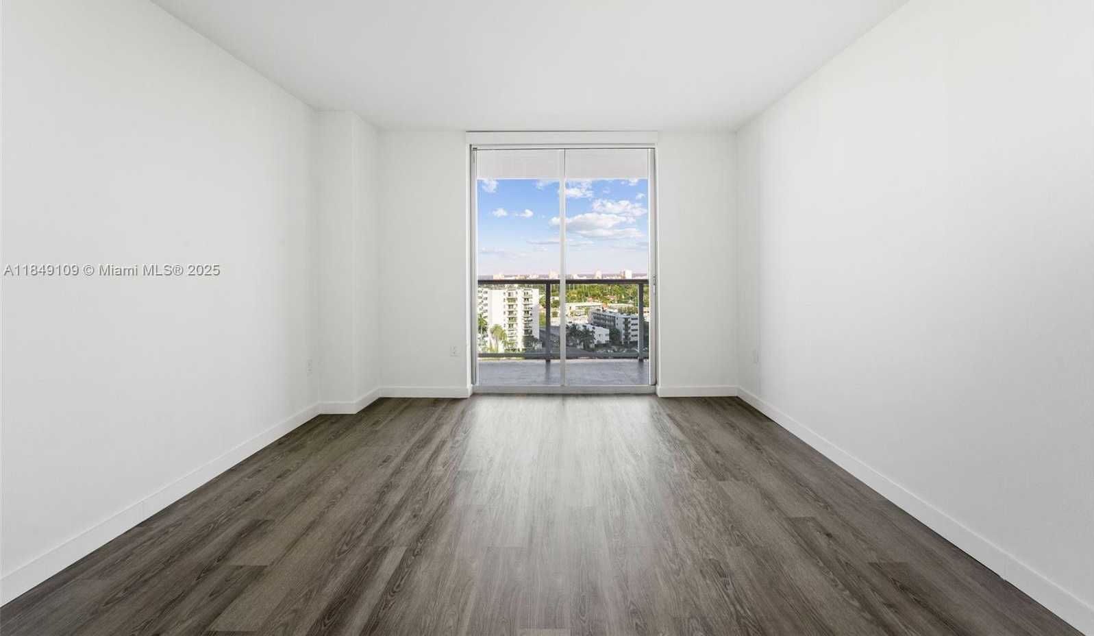 Small Image of 1500 BAY RD #M-0612, Miami Beach Number 19
