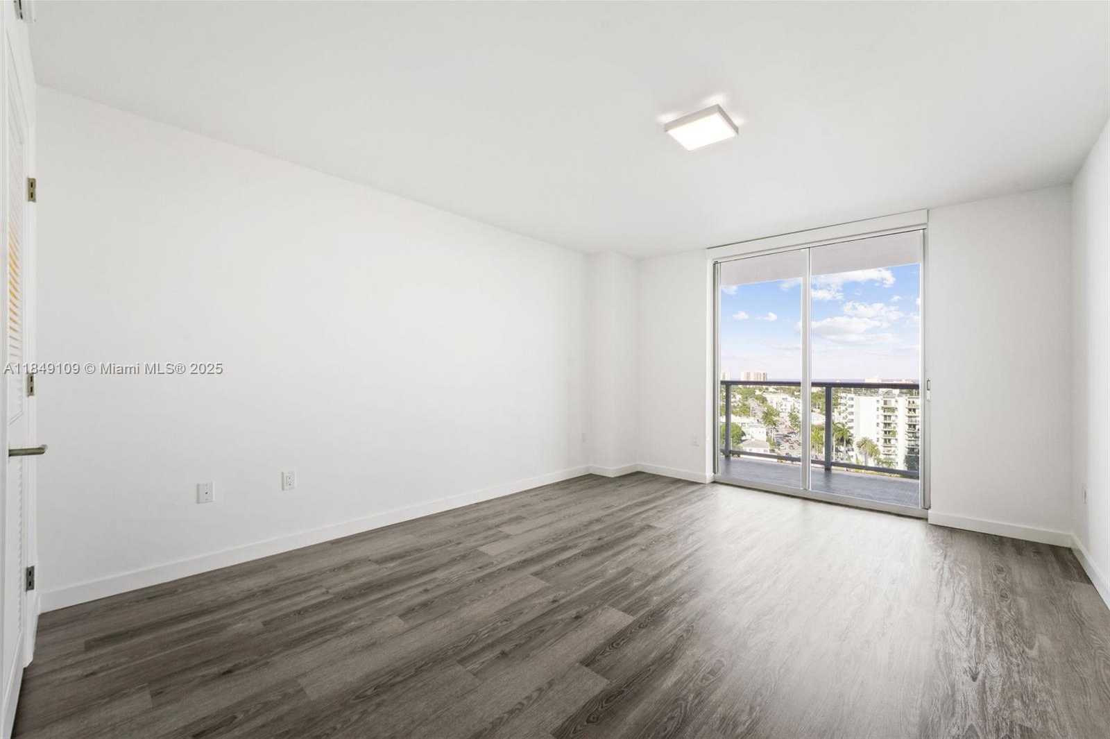 Small Image of 1500 BAY RD #M-0612, Miami Beach Number 20