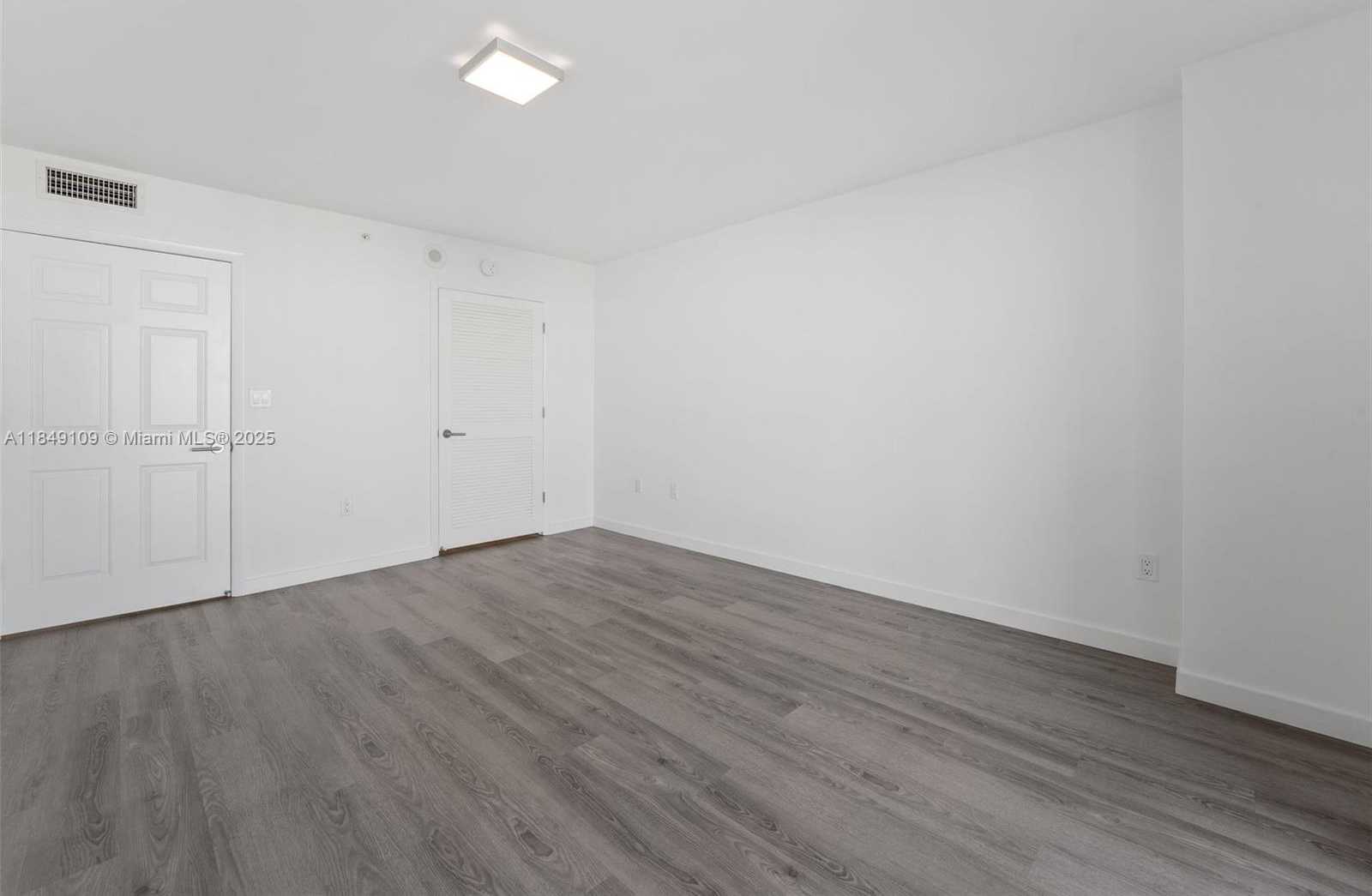 Small Image of 1500 BAY RD #M-0612, Miami Beach Number 24