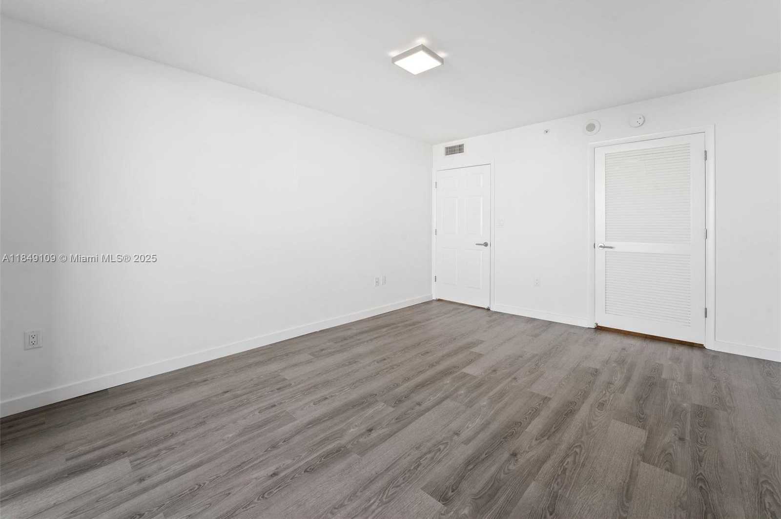 Small Image of 1500 BAY RD #M-0612, Miami Beach Number 25