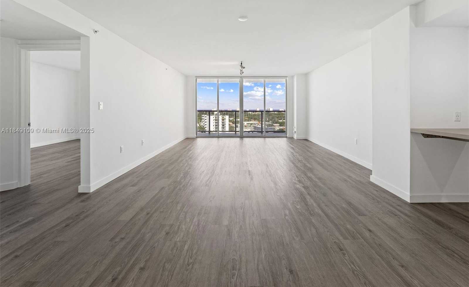 Small Image of 1500 BAY RD #M-0612, Miami Beach Number 7