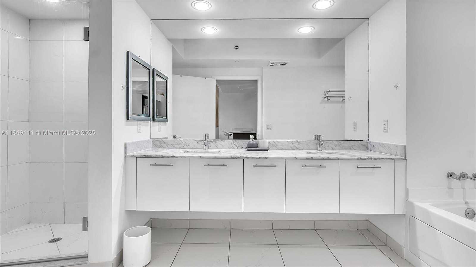 Small Image of 55 SOUTH EAST 6TH ST #2200, Miami Number 22