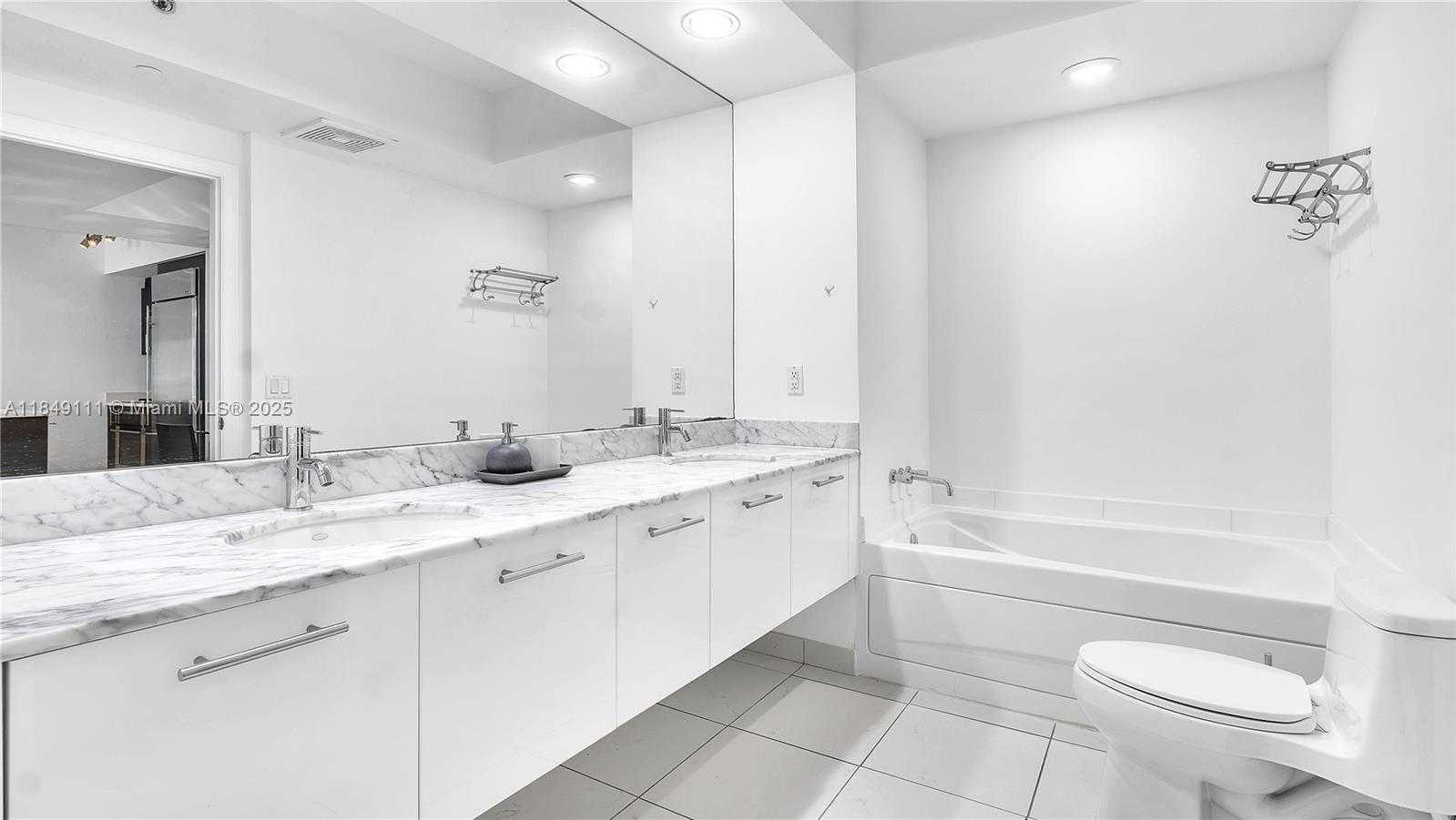 Small Image of 55 SOUTH EAST 6TH ST #2200, Miami Number 23