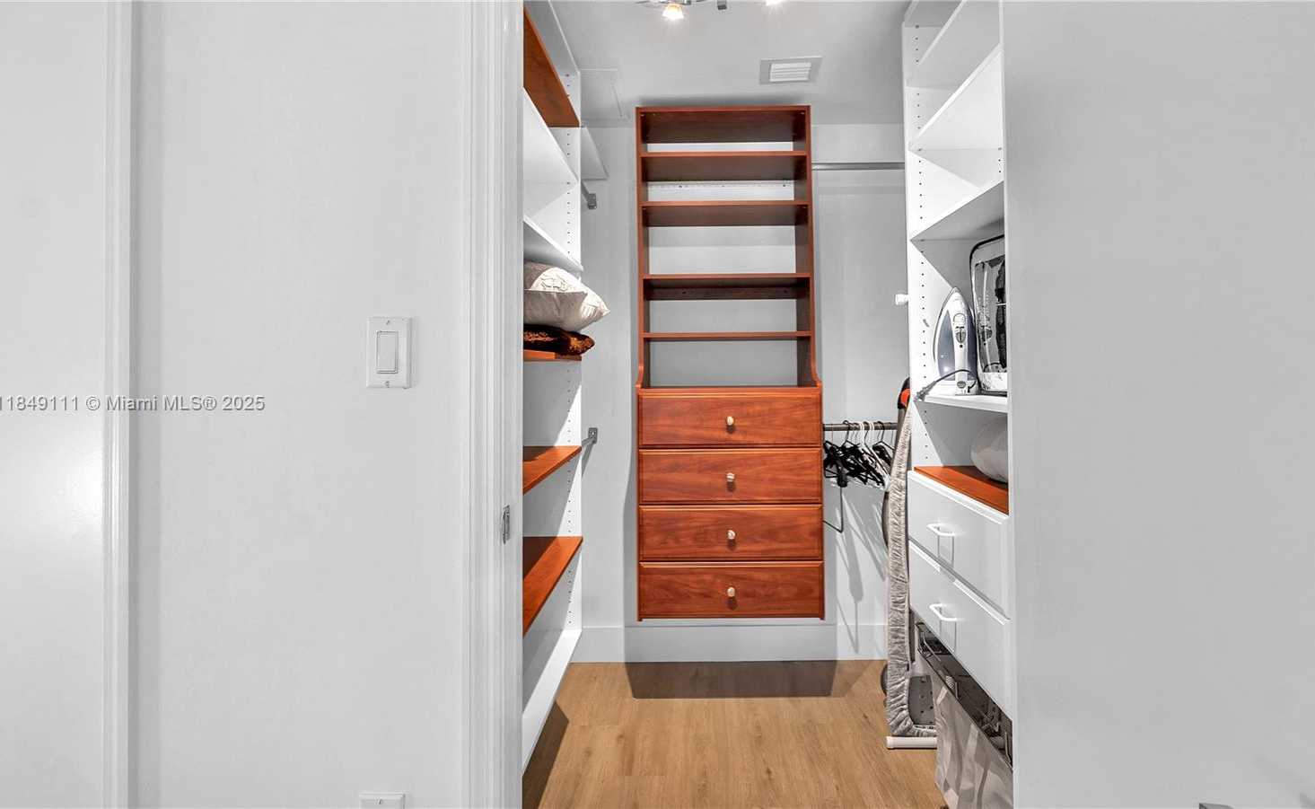 Small Image of 55 SOUTH EAST 6TH ST #2200, Miami Number 28