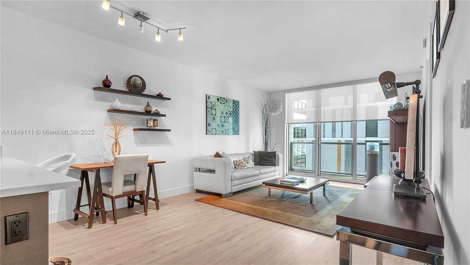 Small Image of 55 SOUTH EAST 6TH ST #2200, Miami Number 9