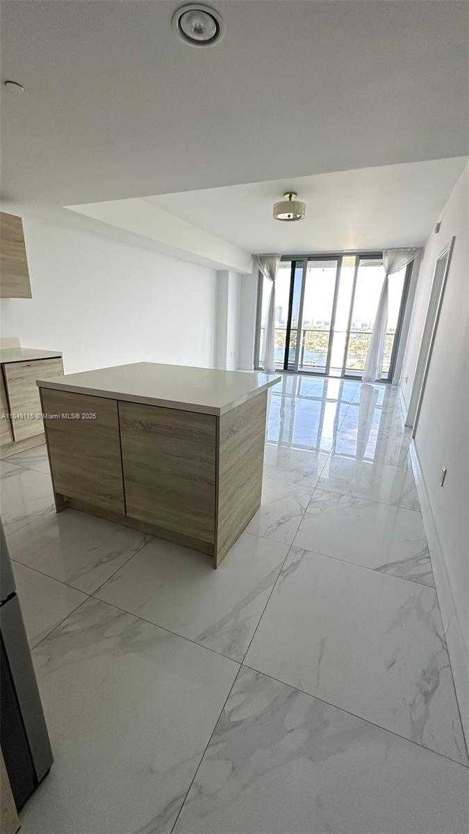 Small Image of 16385 BISCAYNE BLVD #2418, North Miami Beach Number 10