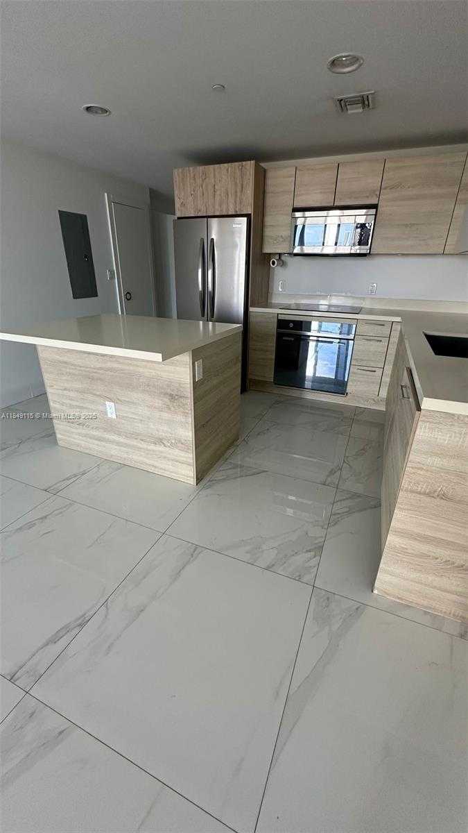 Small Image of 16385 BISCAYNE BLVD #2418, North Miami Beach Number 13