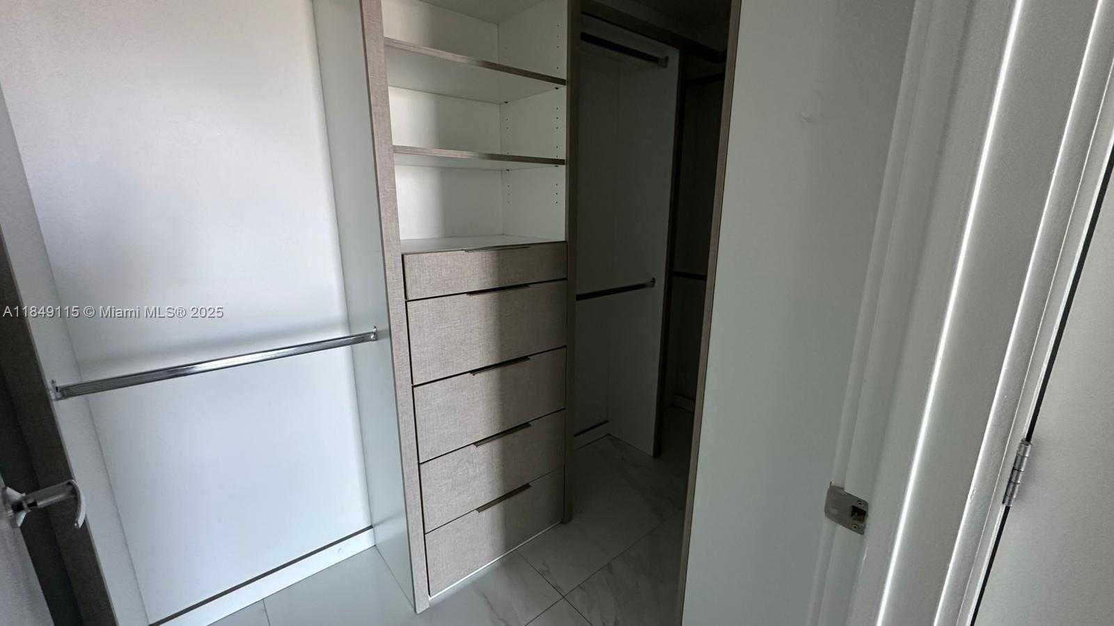 Small Image of 16385 BISCAYNE BLVD #2418, North Miami Beach Number 20
