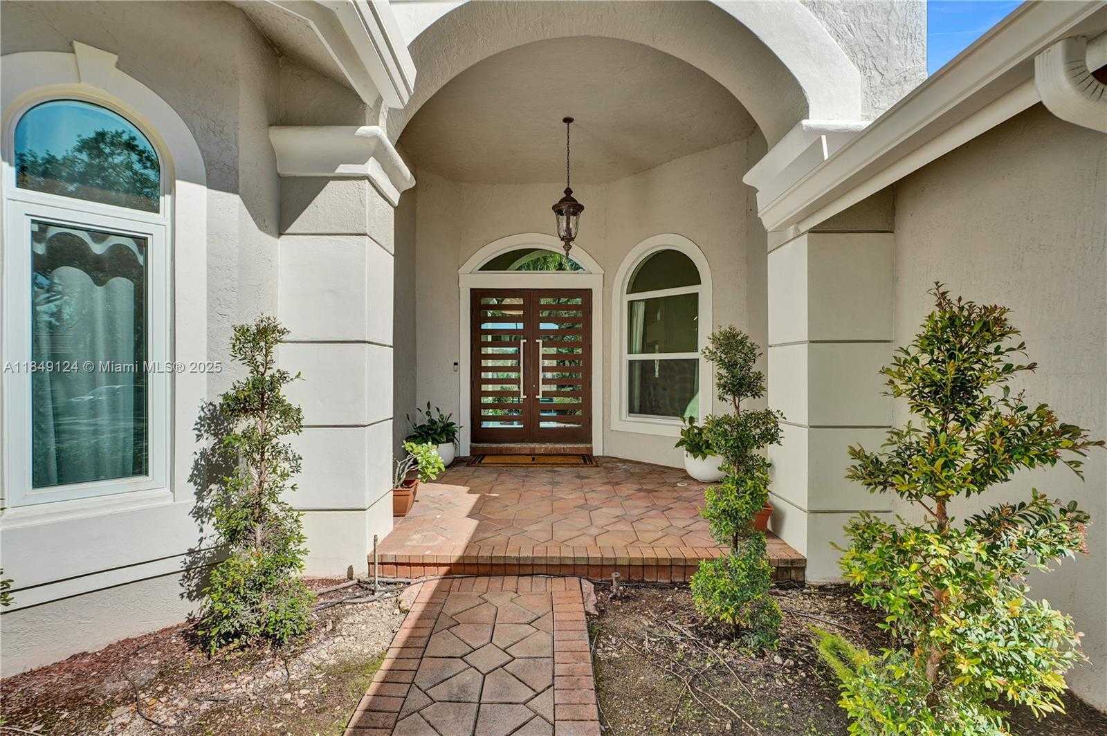 Small Image of 394 MALLARD LN, Weston Number 2