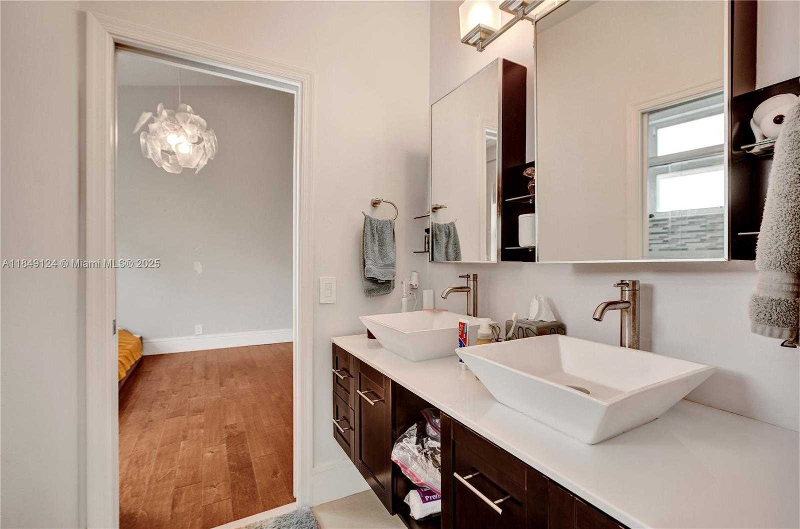 Small Image of 394 MALLARD LN, Weston Number 52