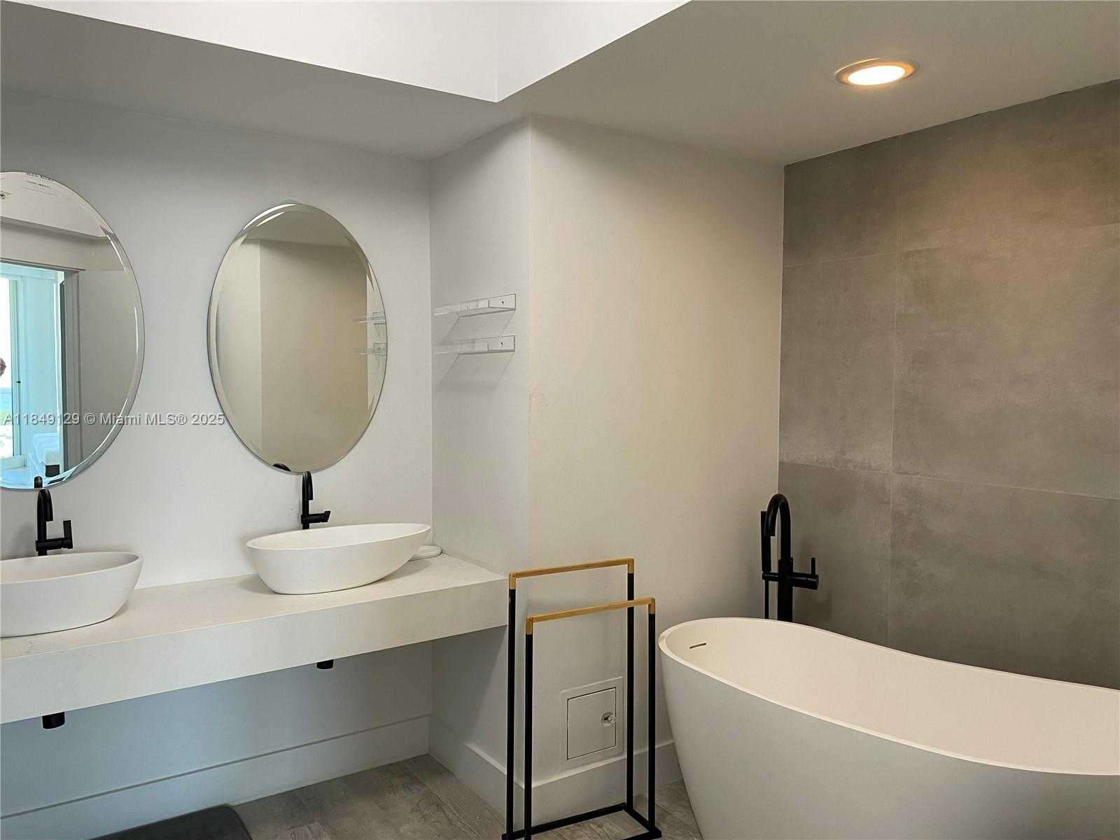 Small Image of 4779 COLLINS AVE #3606, Miami Beach Number 11