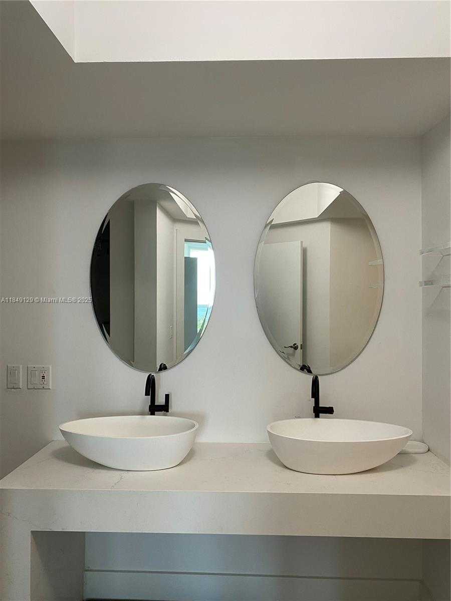 Small Image of 4779 COLLINS AVE #3606, Miami Beach Number 14