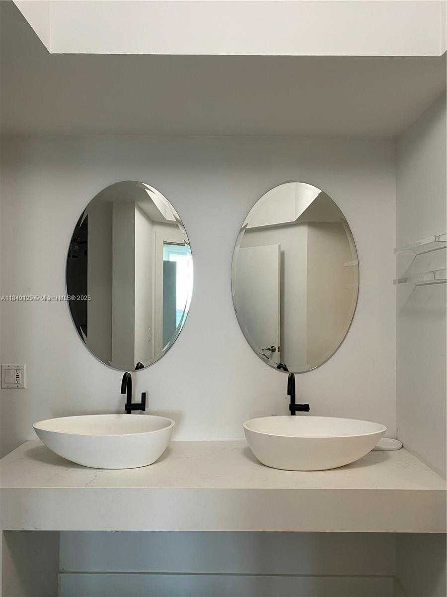 Small Image of 4779 COLLINS AVE #3606, Miami Beach Number 15