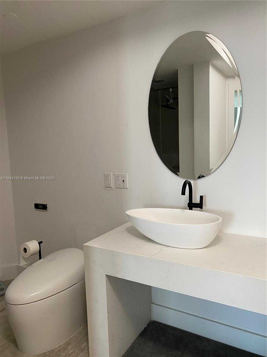 Small Image of 4779 COLLINS AVE #3606, Miami Beach Number 19